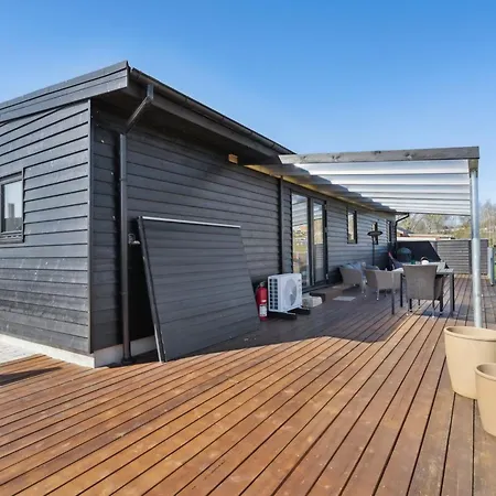 Thorlaf - 200m From The Sea By Interhome